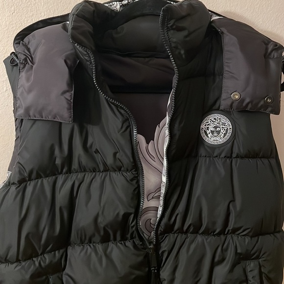 Versace men’s Renaissance Medusa Barocco Reversible Down filled Puffer Vest NEW - Picture 11 of 16